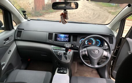 Toyota ISis I, 2010 год, 1 195 000 рублей, 17 фотография