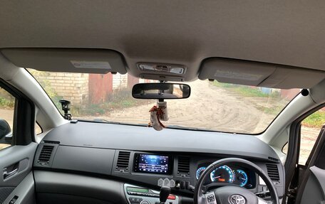 Toyota ISis I, 2010 год, 1 195 000 рублей, 18 фотография