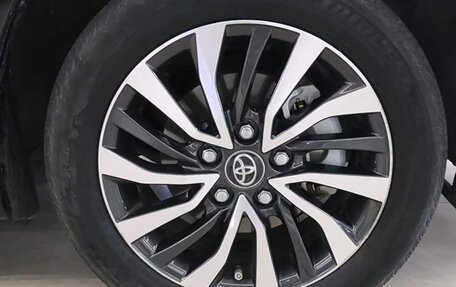 Toyota Corolla, 2019 год, 1 940 000 рублей, 6 фотография