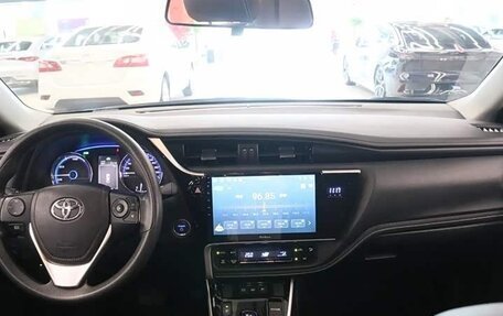 Toyota Corolla, 2019 год, 1 940 000 рублей, 11 фотография