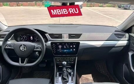 Skoda Superb, 2023 год, 2 100 000 рублей, 11 фотография
