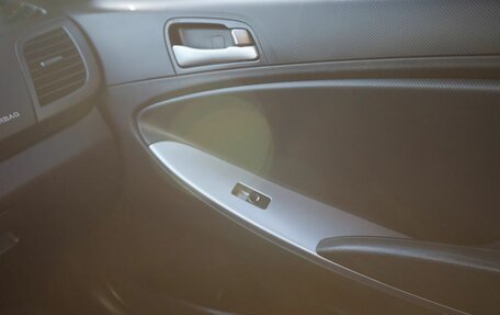 Hyundai Solaris II рестайлинг, 2014 год, 970 000 рублей, 12 фотография