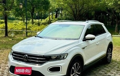 Volkswagen T-Roc I, 2022 год, 1 554 777 рублей, 1 фотография