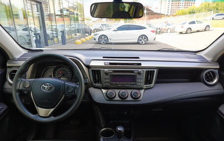 Toyota RAV4, 2015 год, 1 620 000 рублей, 14 фотография