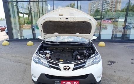 Toyota RAV4, 2015 год, 1 620 000 рублей, 9 фотография