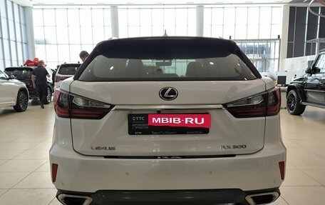 Lexus RX IV рестайлинг, 2019 год, 4 820 000 рублей, 6 фотография