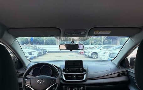 Toyota Yaris, 2022 год, 1 250 000 рублей, 5 фотография