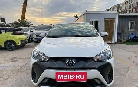 Toyota Yaris, 2022 год, 1 250 000 рублей, 2 фотография