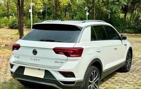 Volkswagen T-Roc I, 2022 год, 1 554 777 рублей, 6 фотография