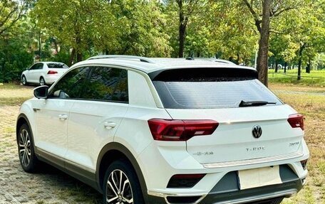 Volkswagen T-Roc I, 2022 год, 1 554 777 рублей, 4 фотография