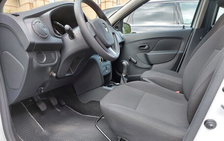 Renault Logan II, 2017 год, 847 000 рублей, 4 фотография