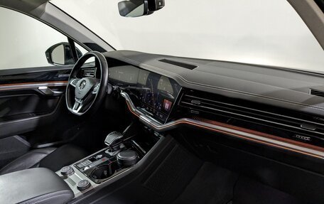 Volkswagen Touareg III, 2018 год, 3 850 000 рублей, 15 фотография
