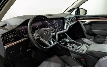 Volkswagen Touareg III, 2018 год, 3 850 000 рублей, 29 фотография
