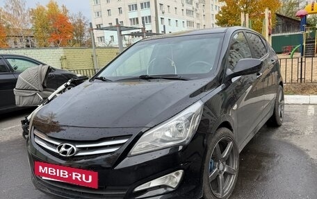 Hyundai Solaris II рестайлинг, 2014 год, 900 000 рублей, 5 фотография