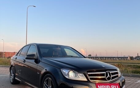 Mercedes-Benz C-Класс, 2011 год, 1 500 000 рублей, 3 фотография