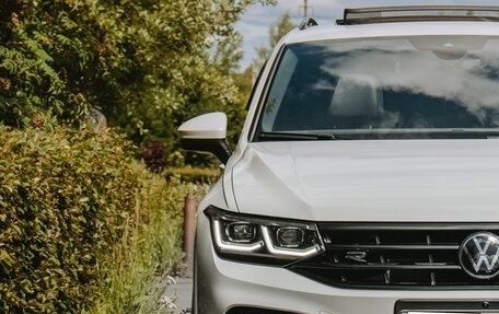 Volkswagen Tiguan II, 2021 год, 3 990 000 рублей, 5 фотография