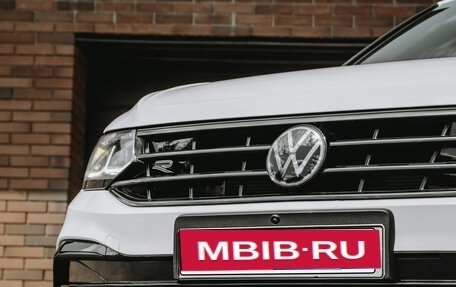 Volkswagen Tiguan II, 2021 год, 3 990 000 рублей, 8 фотография