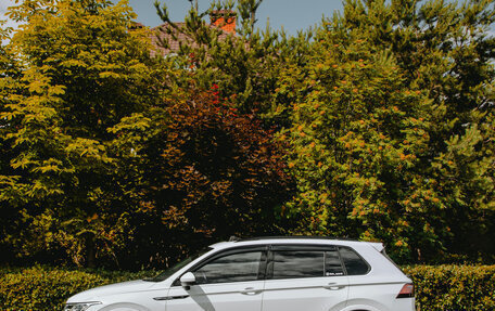 Volkswagen Tiguan II, 2021 год, 3 990 000 рублей, 16 фотография