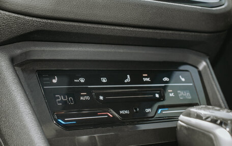 Volkswagen Tiguan II, 2021 год, 3 990 000 рублей, 31 фотография