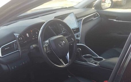 Toyota Camry, 2022 год, 3 300 000 рублей, 2 фотография