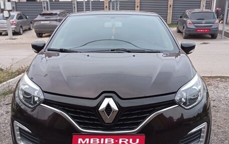 Renault Kaptur I рестайлинг, 2019 год, 1 200 000 рублей, 1 фотография