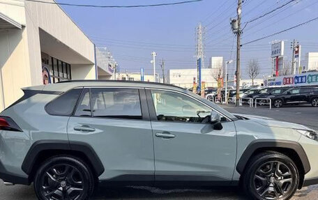 Toyota RAV4, 2023 год, 3 433 000 рублей, 5 фотография