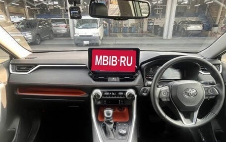 Toyota RAV4, 2023 год, 3 433 000 рублей, 10 фотография