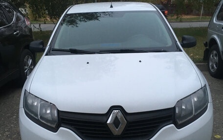 Renault Logan II, 2018 год, 650 000 рублей, 1 фотография