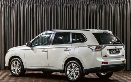 Mitsubishi Outlander III рестайлинг 3, 2012 год, 1 295 000 рублей, 4 фотография