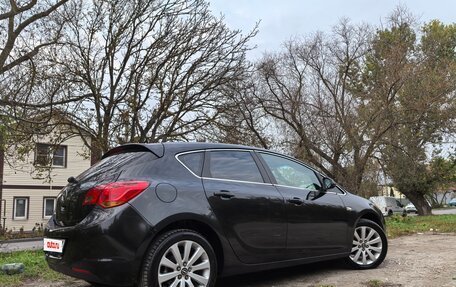 Opel Astra J, 2011 год, 645 000 рублей, 2 фотография