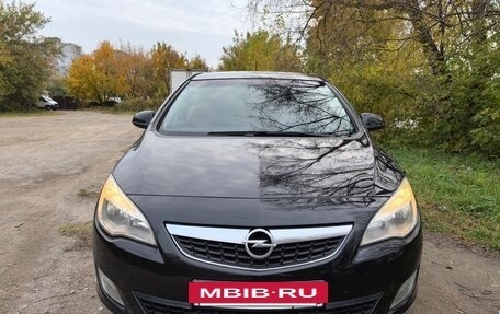 Opel Astra J, 2011 год, 645 000 рублей, 13 фотография