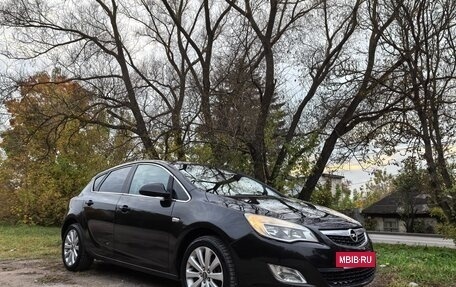 Opel Astra J, 2011 год, 645 000 рублей, 31 фотография