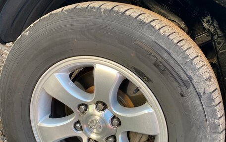 Toyota Land Cruiser Prado 120 рестайлинг, 2008 год, 1 950 000 рублей, 9 фотография