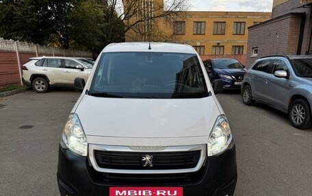 Peugeot Partner II рестайлинг 2, 2020 год, 1 800 000 рублей, 2 фотография