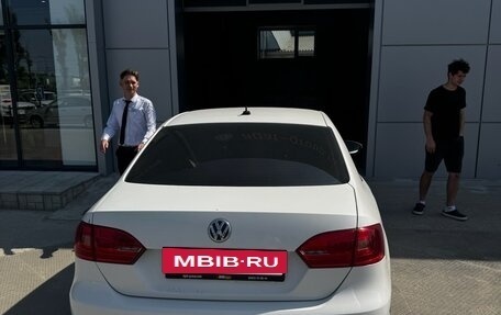 Volkswagen Jetta VI, 2011 год, 870 000 рублей, 5 фотография