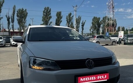 Volkswagen Jetta VI, 2011 год, 870 000 рублей, 2 фотография