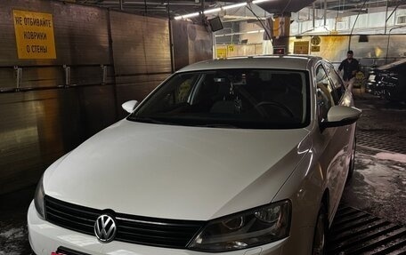 Volkswagen Jetta VI, 2011 год, 870 000 рублей, 13 фотография