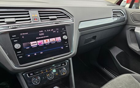 Volkswagen Tiguan II, 2018 год, 2 350 000 рублей, 12 фотография