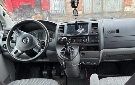 Volkswagen Caravelle T5, 2014 год, 1 750 000 рублей, 5 фотография