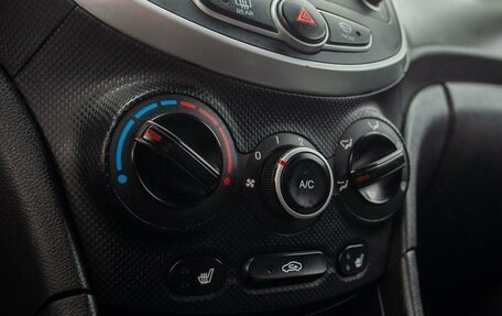 Hyundai Solaris II рестайлинг, 2012 год, 775 000 рублей, 29 фотография