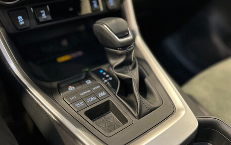 Toyota RAV4, 2025 год, 4 450 000 рублей, 18 фотография