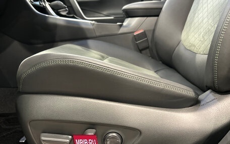 Toyota RAV4, 2025 год, 4 450 000 рублей, 14 фотография