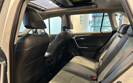 Toyota RAV4, 2025 год, 4 450 000 рублей, 23 фотография
