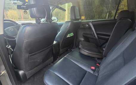 Toyota RAV4, 2015 год, 2 250 000 рублей, 16 фотография
