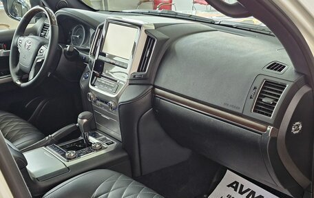 Toyota Land Cruiser 200, 2016 год, 6 769 000 рублей, 28 фотография