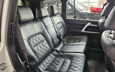 Toyota Land Cruiser 200, 2016 год, 6 769 000 рублей, 24 фотография