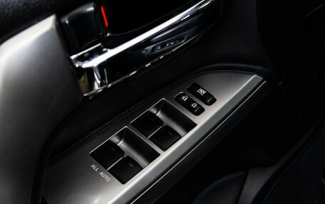 Toyota Land Cruiser 200, 2012 год, 3 699 000 рублей, 19 фотография