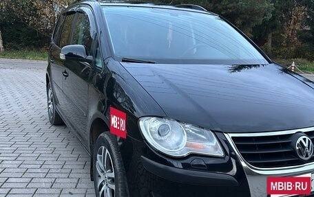 Volkswagen Touran III, 2008 год, 780 000 рублей, 3 фотография