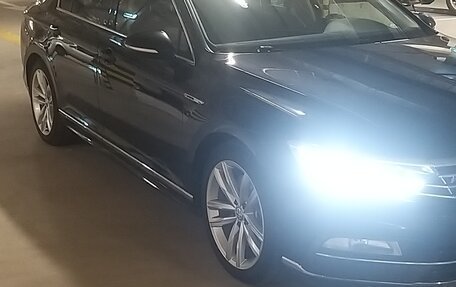 Volkswagen Passat B8 рестайлинг, 2016 год, 1 898 000 рублей, 14 фотография