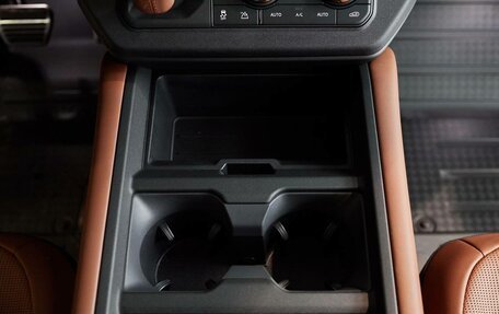 Land Rover Defender II, 2025 год, 26 900 000 рублей, 18 фотография